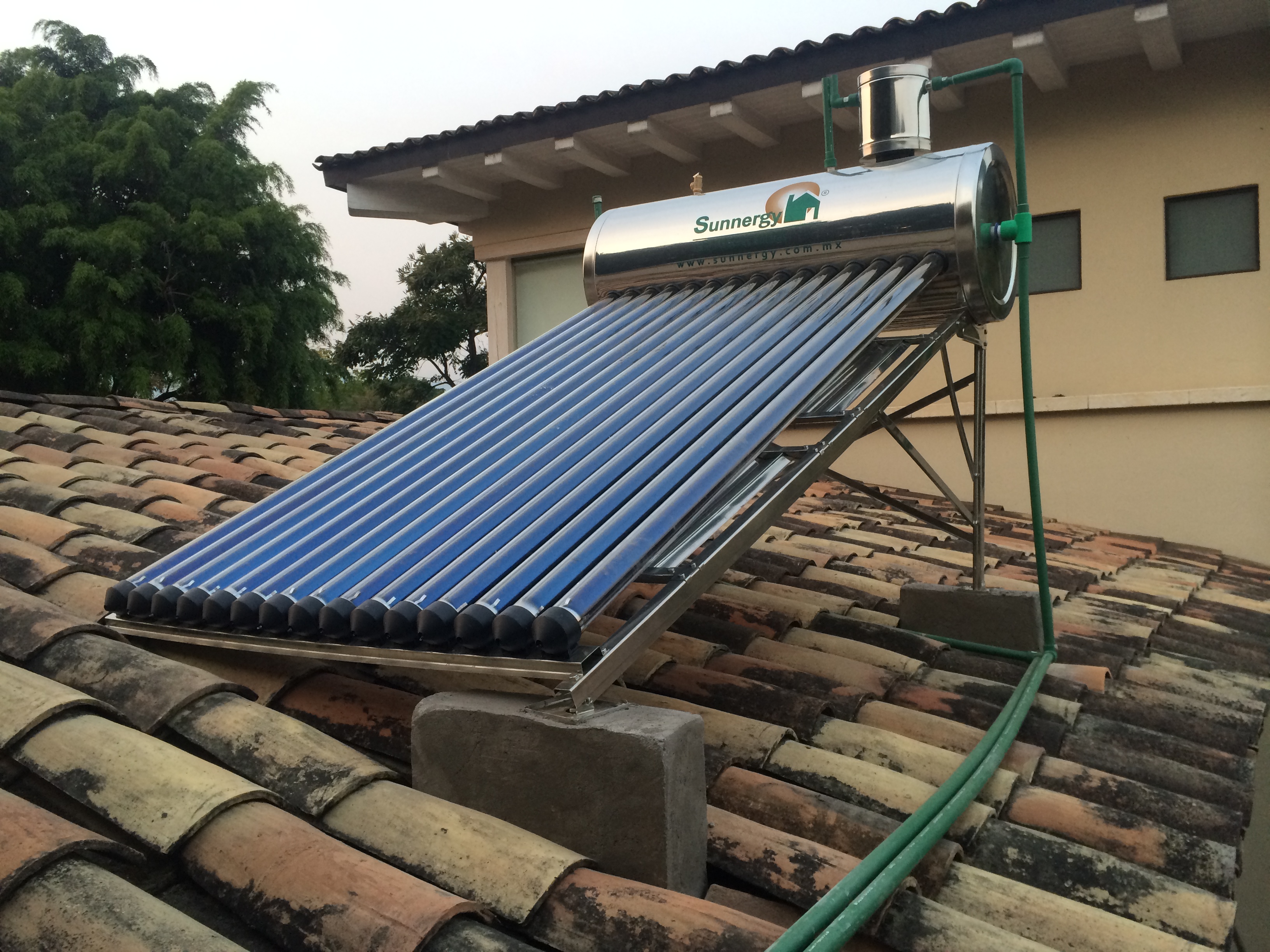 100-300L Compact High Pressure Vacuum Tube Solar Water Heater